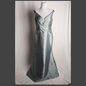 Sorella Vita 8964 Formal Gown Dress Seafoam Blue-green. Tag Sz 14 (sz 10-12)